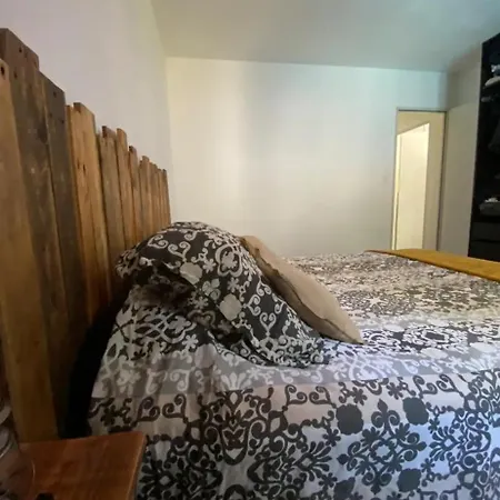 Daire Maison Individuelle Avec Exterieur Et Piscine